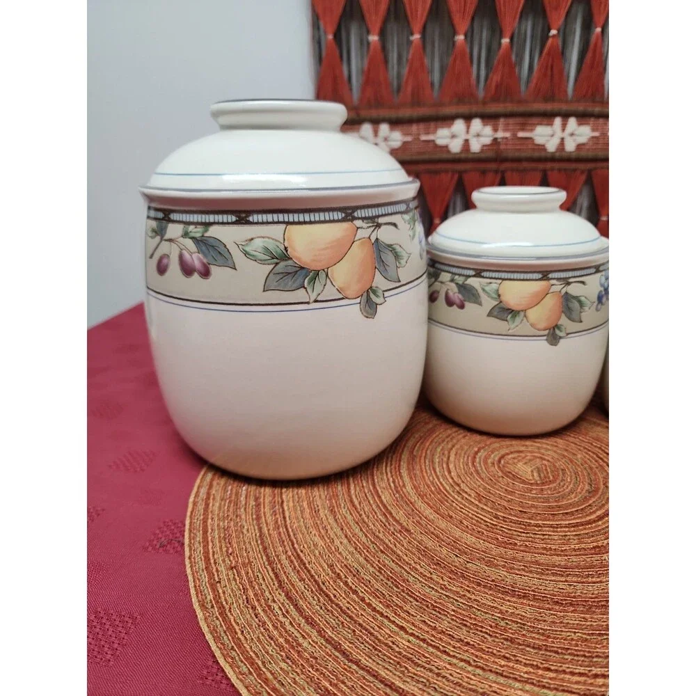 Mikasa Intaglio Garden Harvest Cannister Set Of 4 Peaches, Plums & Berries EUC